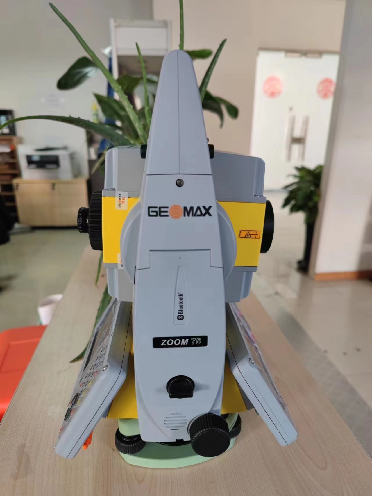 90 Km/H At 100m Speed GeoMax Total Station 1000m At Round Prism Windows System - Image 5