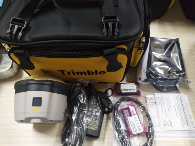 Intelligent RTK GNSS Receiver 220 Channels Trimble R2 GNSS rover - Image 2