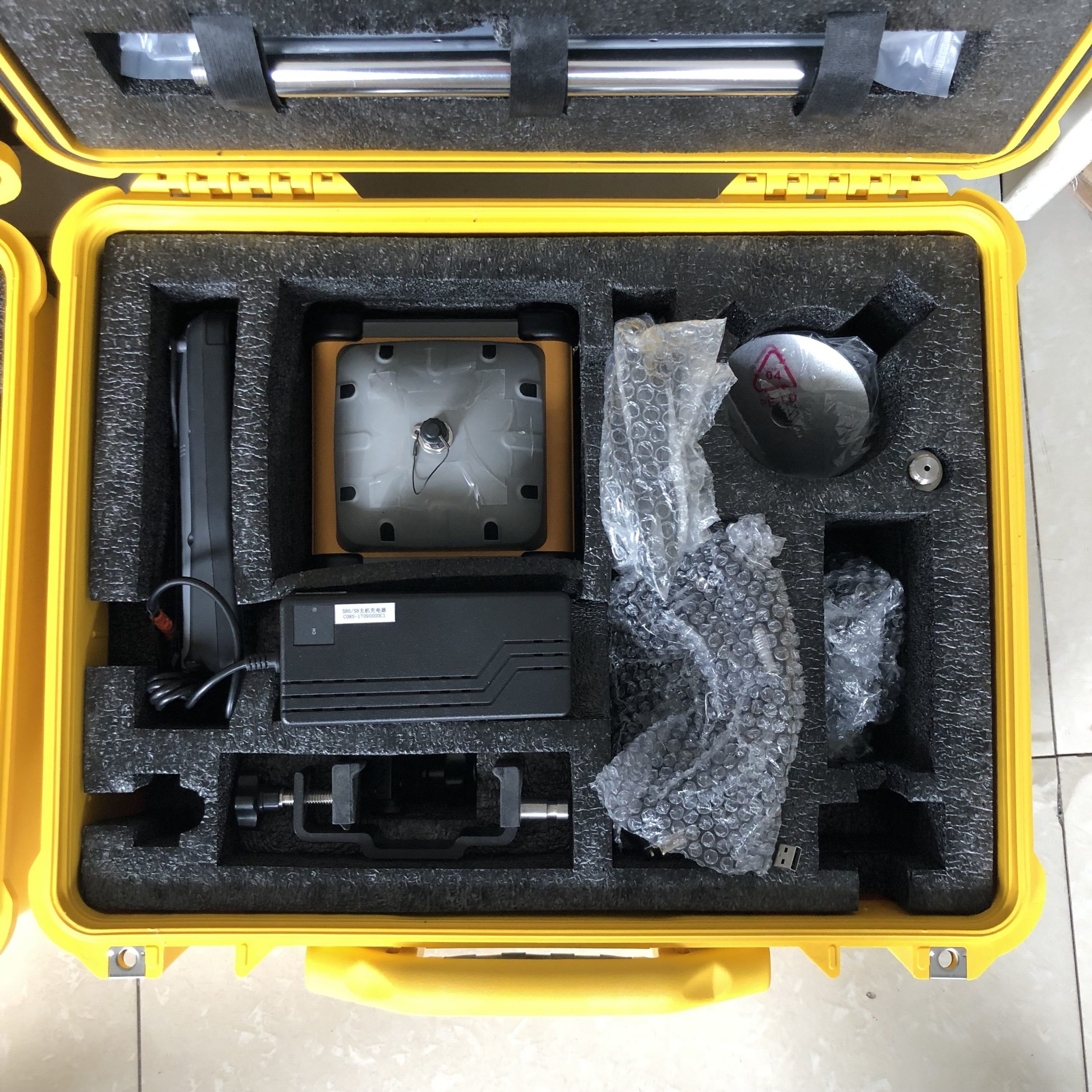 RTK GNSS Receiver South S86 With Trimble BD990 Board - Image 4