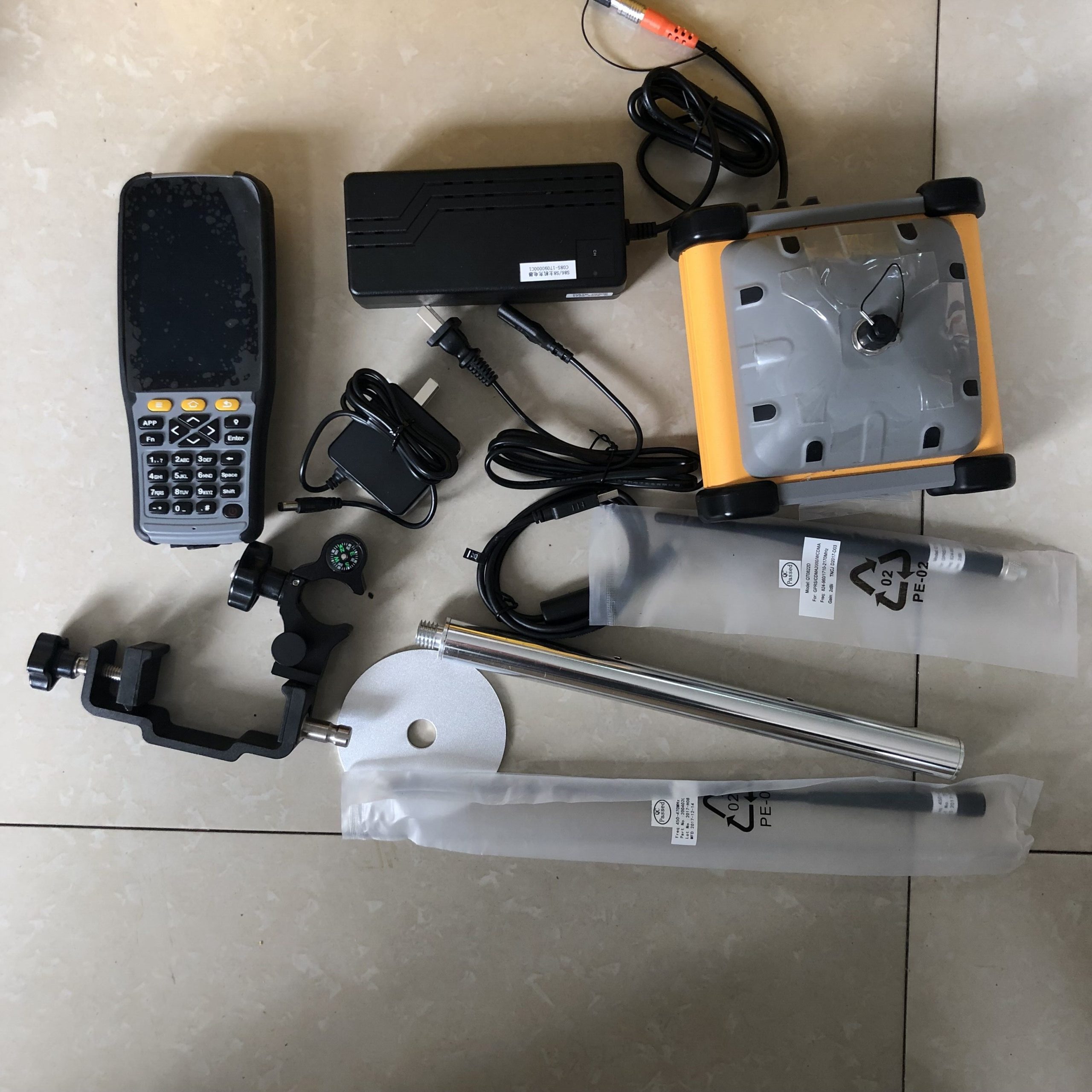 South S86 GPS GNSS RTK Receiver Surveying Instrument - Image 4