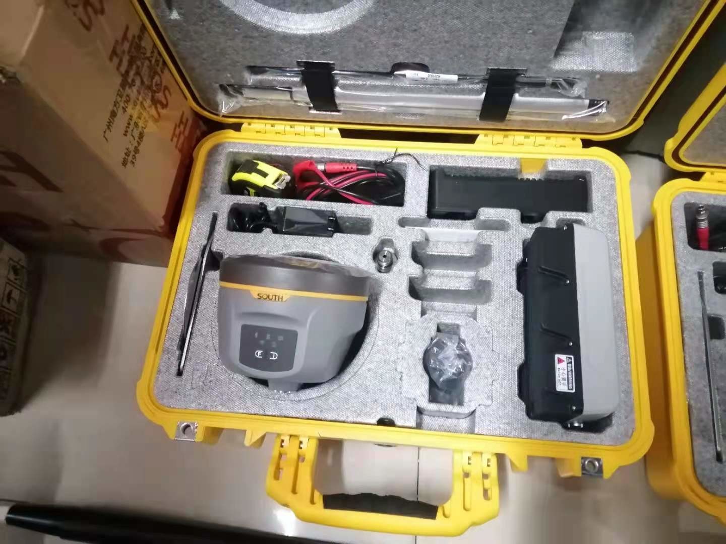 South Galaxy G1 Bluetooth Rtk Gps Receiver , 220 Channels Rtk Gnss System - Image 2