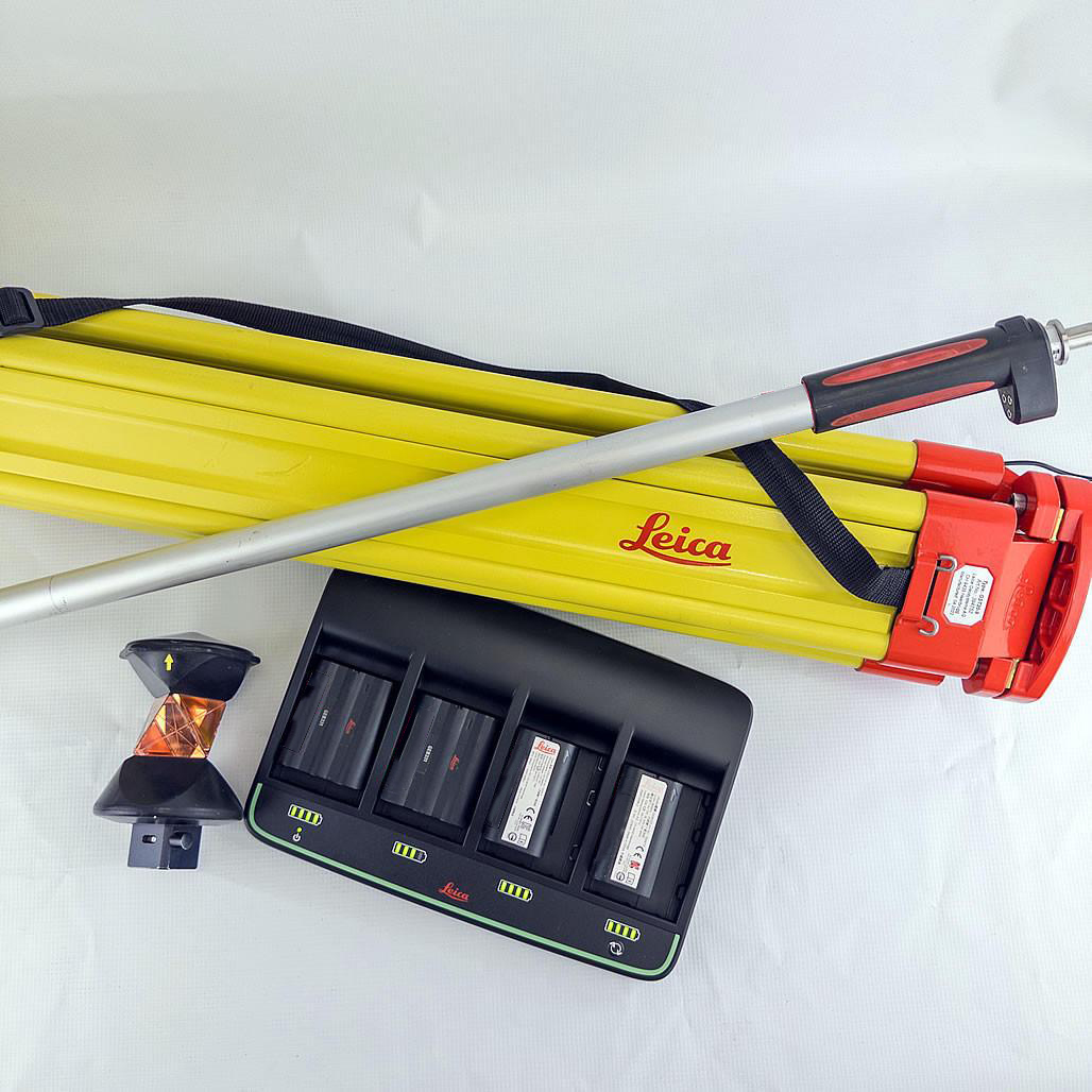 Leica TS16 5" R500 & CS20 Controller - 2020 Robotic System - Used - Image 2