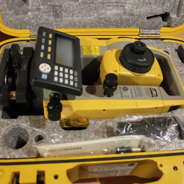 Topcon ES105 Reflectoless Total Station Surveying Instrument - Image 2